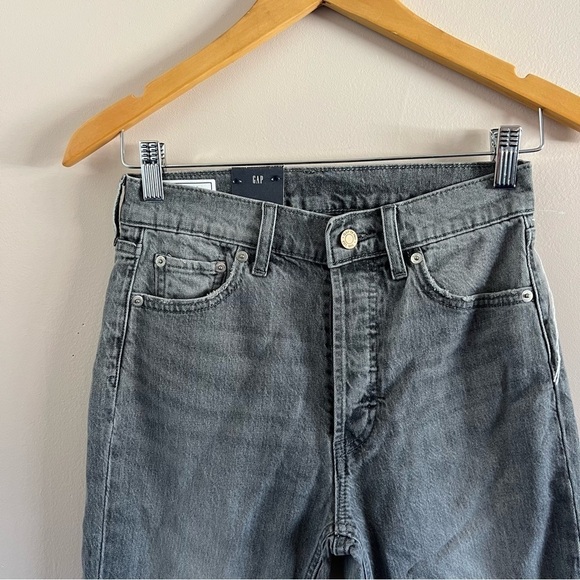 Gap | NWT High Rise Cheeky Straight Jeans - Picture 4 of 8